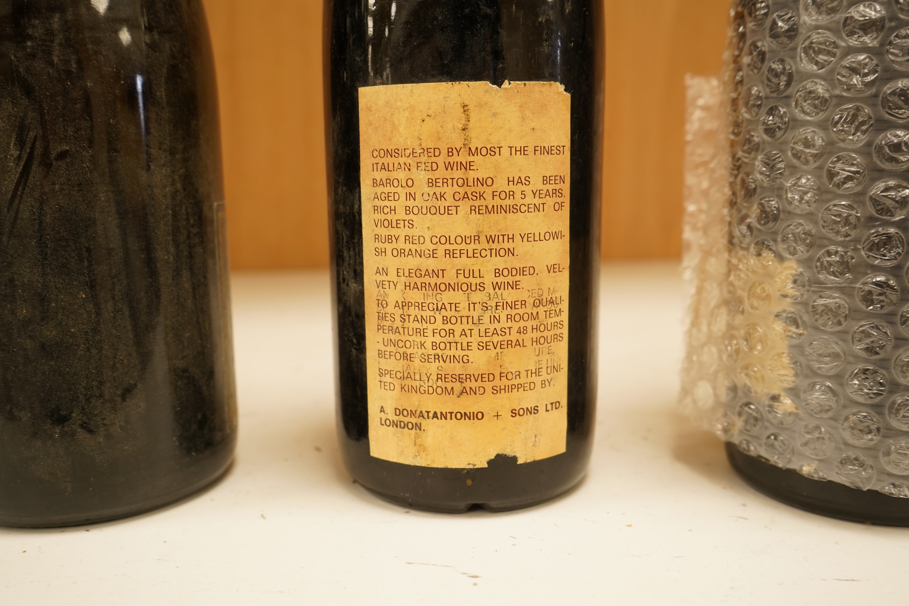 Six bottles of port, wine and champagne to include Dom Pérignon 1980, Moët & Chandon 1978, Croft 1963 etc